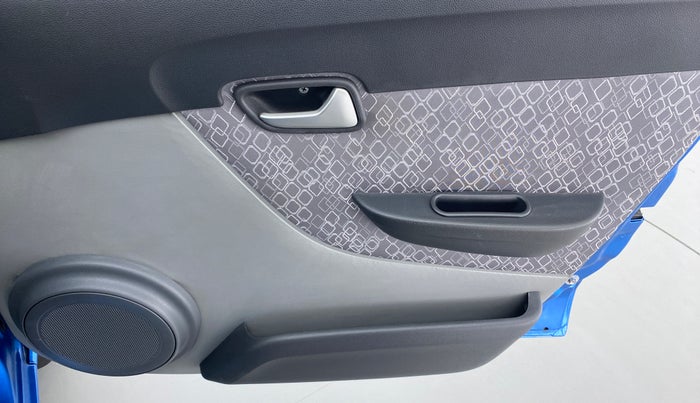 2019 Maruti Alto 800 LXI, Petrol, Manual, 1,368 km, Driver Side Door Panels Control