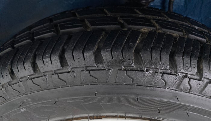 2019 Maruti Alto 800 LXI, Petrol, Manual, 1,368 km, Left Front Tyre Tread