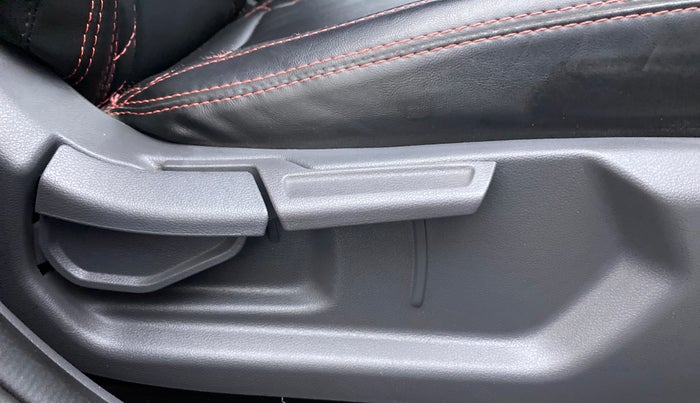 2020 Hyundai GRAND I10 NIOS SPORTZ AMT 1.2 KAPPA VTVT, Petrol, Automatic, 26,310 km, Driver Side Adjustment Panel
