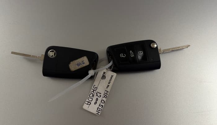 2022 Skoda SLAVIA AMBITION 1.0L TSI MT, Petrol, Manual, 35,731 km, Key Close Up