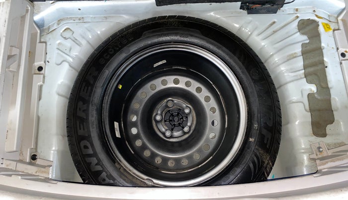 2021 Mahindra XUV300 W8 (O) 1.2 PETROL, Petrol, Manual, 67,600 km, Spare Tyre