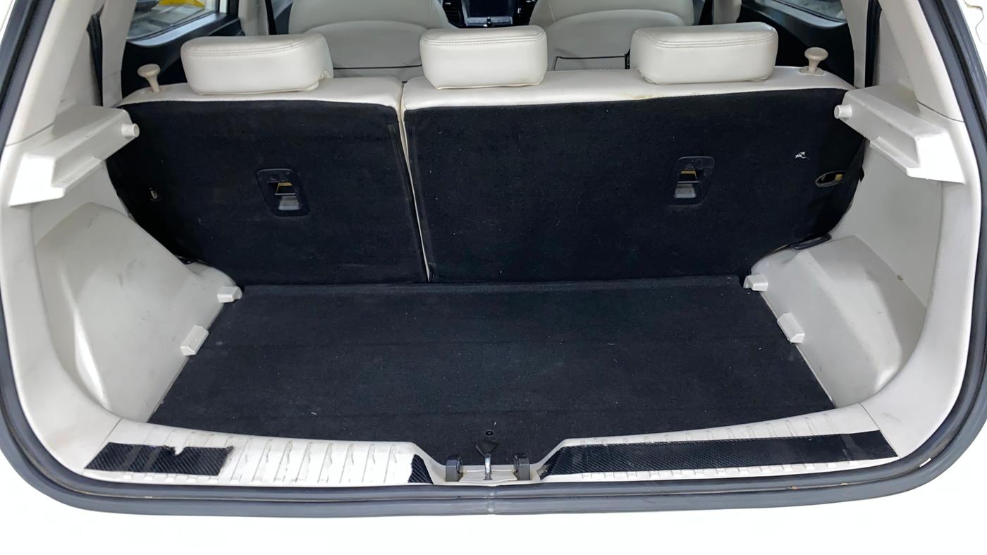 2021 Mahindra XUV300 W8 (O) 1.2 PETROL, Petrol, Manual, 67,600 km, Boot Inside