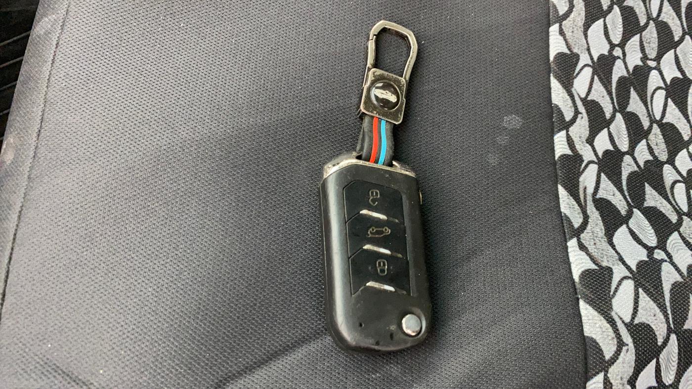 2018 Mahindra MARAZZO M6 8 STR, Diesel, Manual, 1,44,295 km, Key Close Up