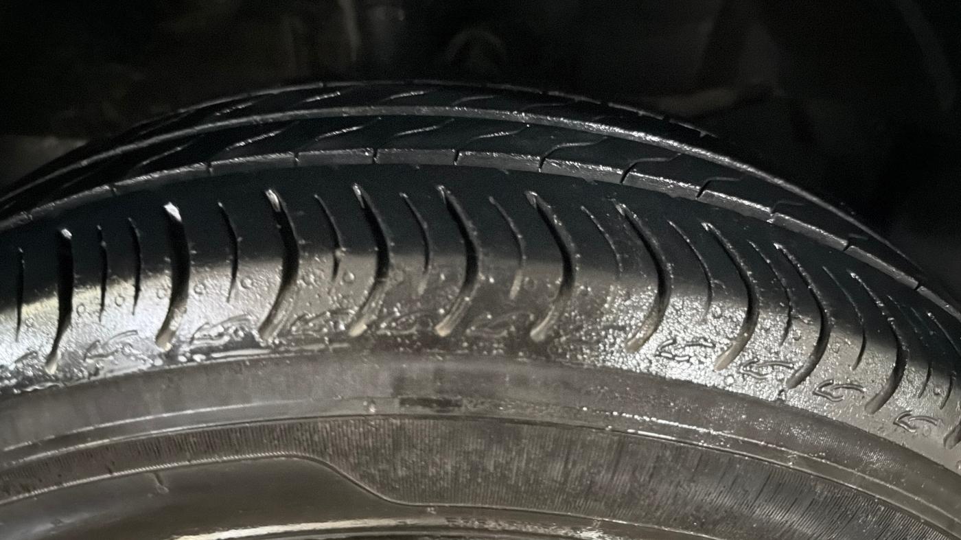 2021 Honda Amaze 1.2L I-VTEC VX CVT, Petrol, Automatic, 14,152 km, Right Front Tyre Tread