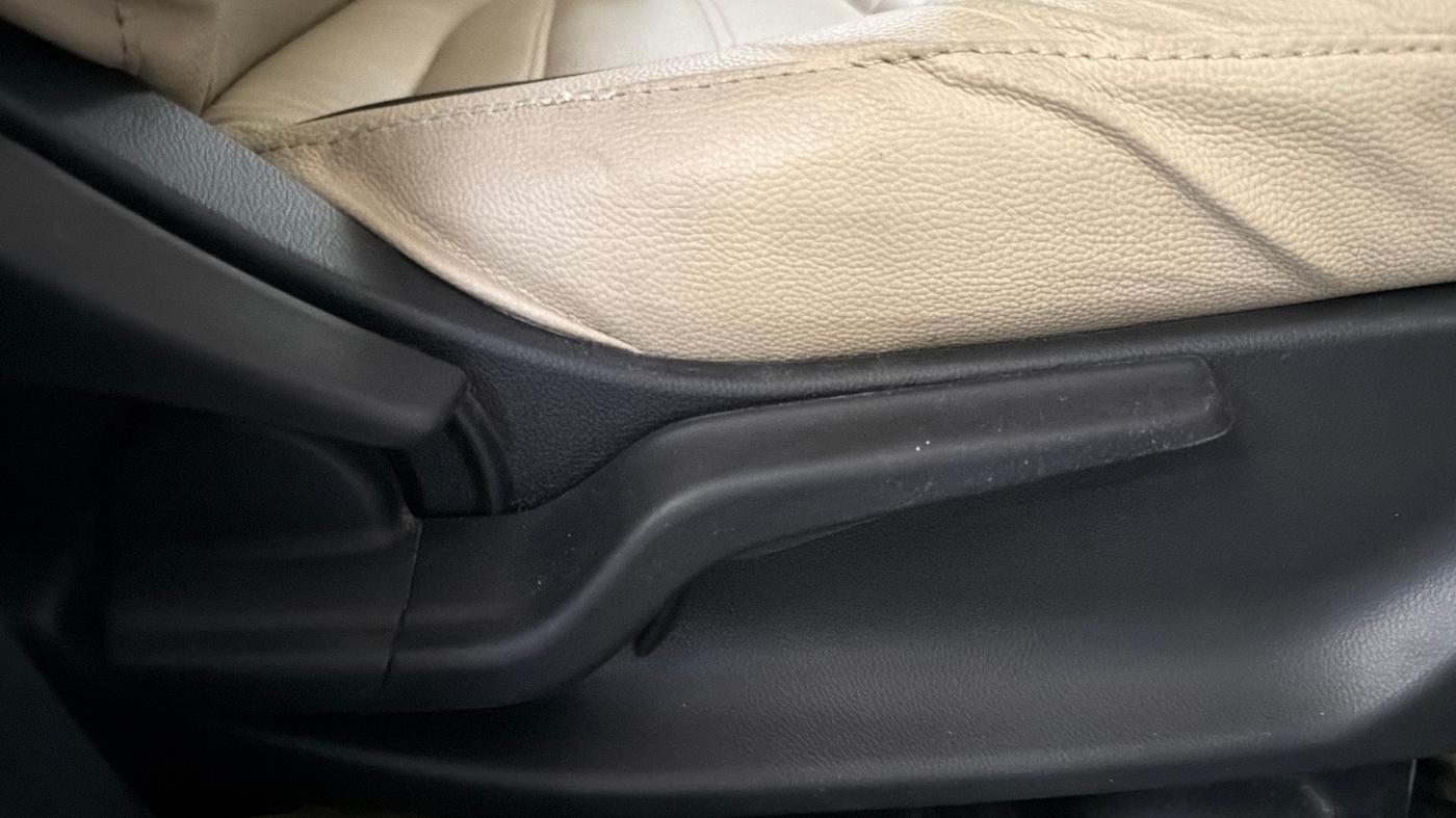 2021 Honda Amaze 1.2L I-VTEC VX CVT, Petrol, Automatic, 14,152 km, Driver Side Adjustment Panel