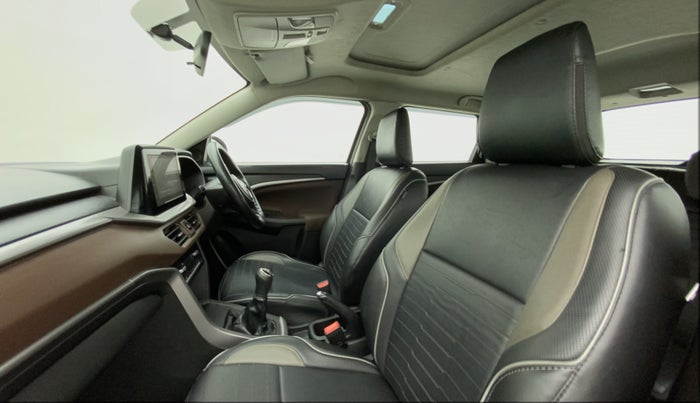 2022 Maruti BREZZA ZXI SMART HYBRID , Petrol, Manual, 66,111 km, Right Side Front Door Cabin