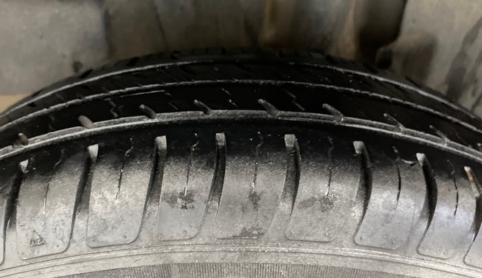 2021 Maruti Swift VXI, Petrol, Manual, 23,811 km, Left Rear Tyre Tread