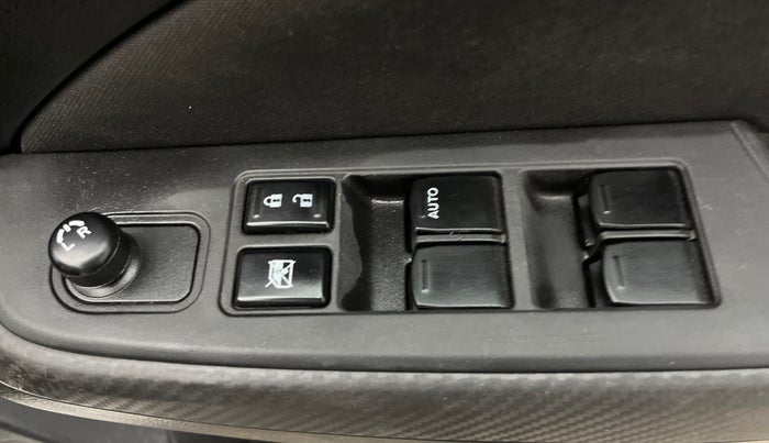 2021 Maruti Swift VXI, Petrol, Manual, 23,811 km, Driver Side Door Panels Control