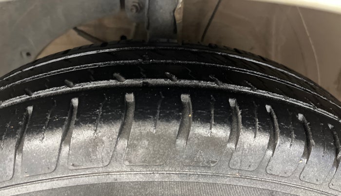 2021 Maruti Swift VXI, Petrol, Manual, 23,811 km, Left Front Tyre Tread