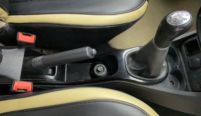 2014 Renault Duster 85 PS RXL PLUS DIESEL, Diesel, Manual, 1,10,526 km, Gear Lever