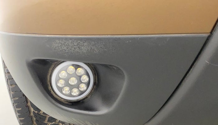2014 Renault Duster 85 PS RXL PLUS DIESEL, Diesel, Manual, 1,10,526 km, Right fog light - Not working