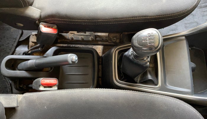 2021 Datsun Redi Go T, Petrol, Manual, 38,975 km, Gear Lever