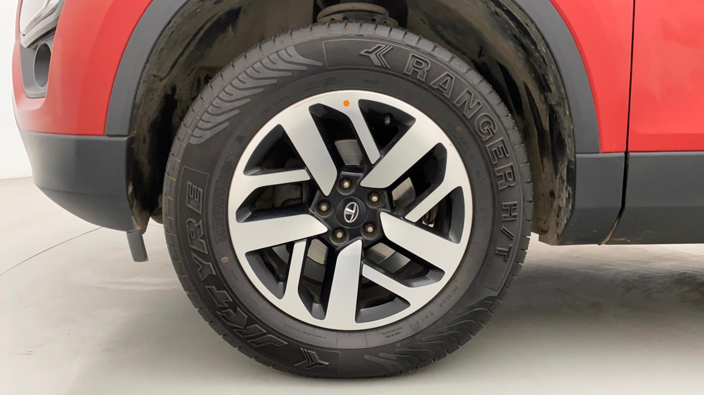 2020 Tata Harrier XZA PLUS 2.0L, Diesel, Automatic, 68,859 km, Left Front Wheel