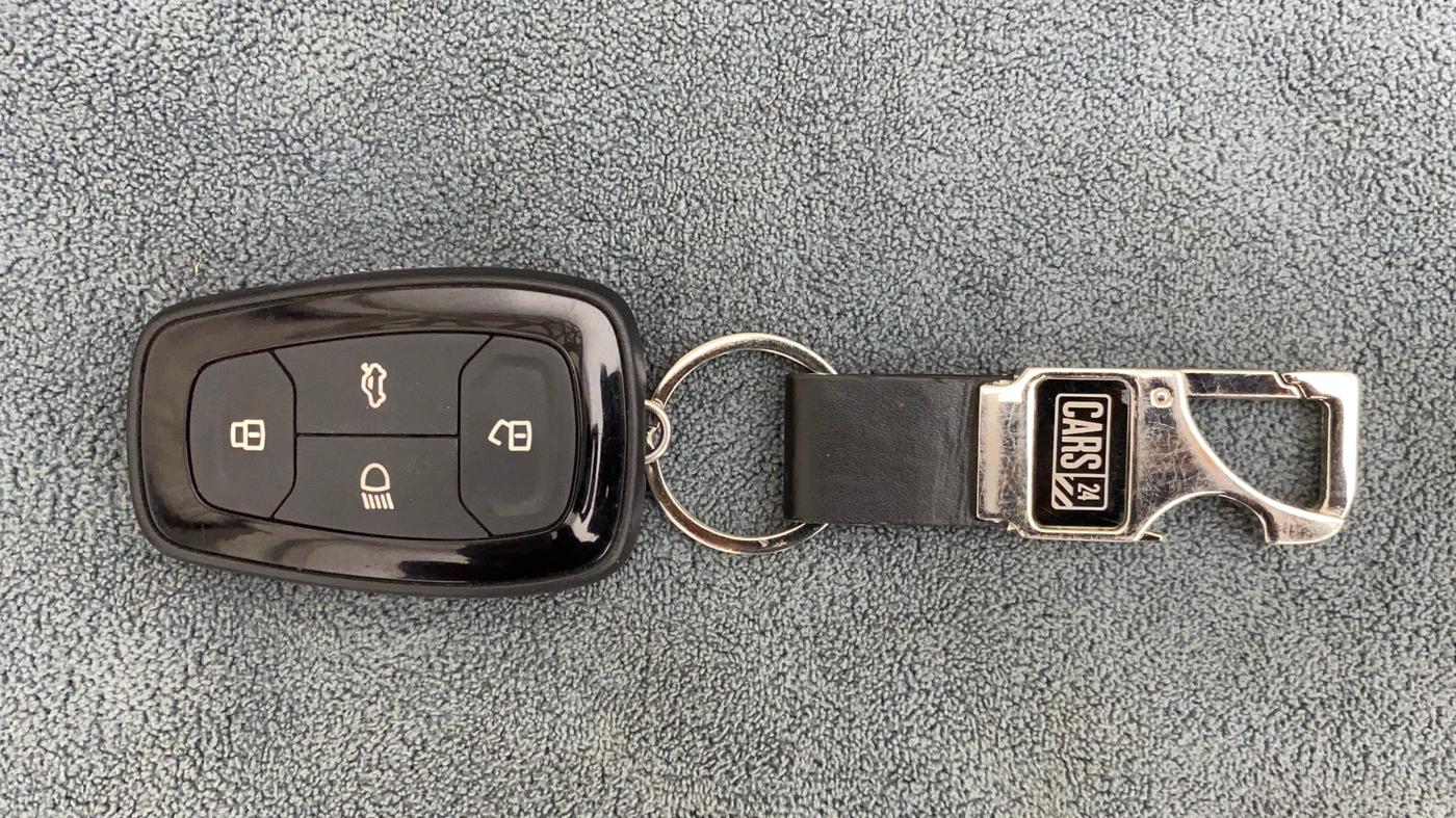 2020 Tata Harrier XZA PLUS 2.0L, Diesel, Automatic, 68,859 km, Key Close Up