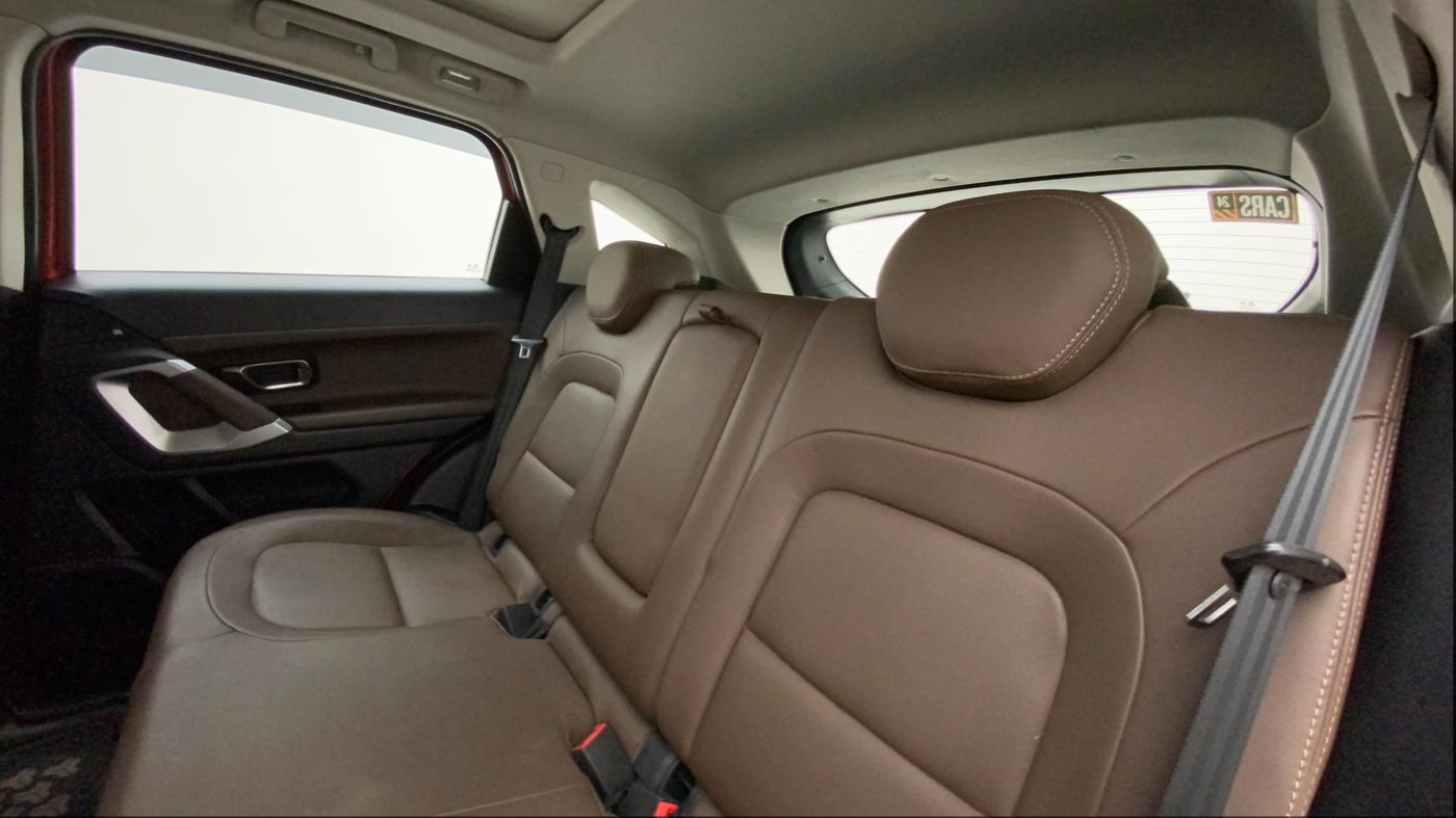 2020 Tata Harrier XZA PLUS 2.0L, Diesel, Automatic, 68,859 km, Right Side Rear Door Cabin