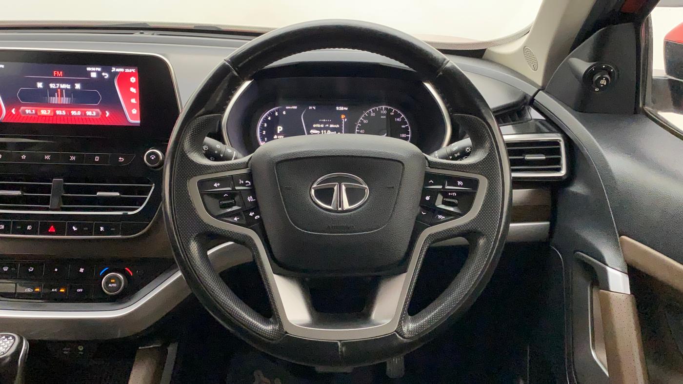 2020 Tata Harrier XZA PLUS 2.0L, Diesel, Automatic, 68,859 km, Steering Wheel Close Up