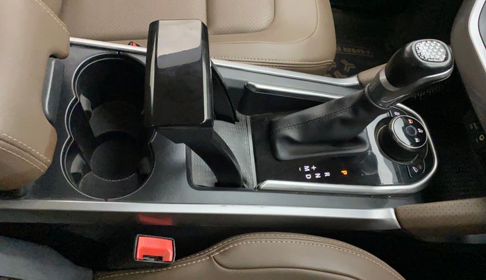 2020 Tata Harrier XZA PLUS 2.0L, Diesel, Automatic, 68,859 km, Gear Lever