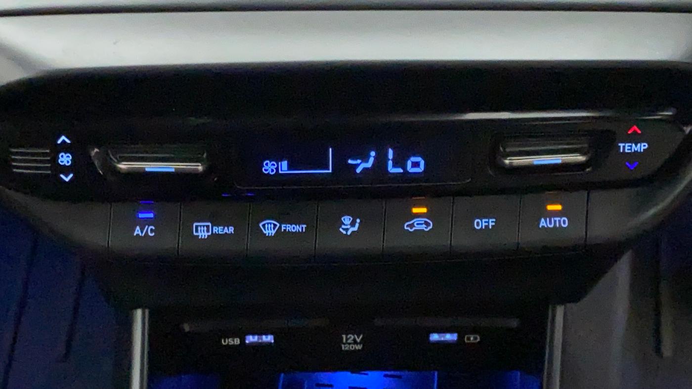 2020 Hyundai NEW I20 ASTA (O) 1.0 TURBO GDI DCT, Petrol, Automatic, 13,235 km, Automatic Climate Control