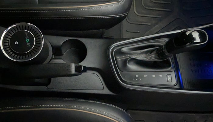 2020 Hyundai NEW I20 ASTA (O) 1.0 TURBO GDI DCT, Petrol, Automatic, 13,235 km, Gear Lever