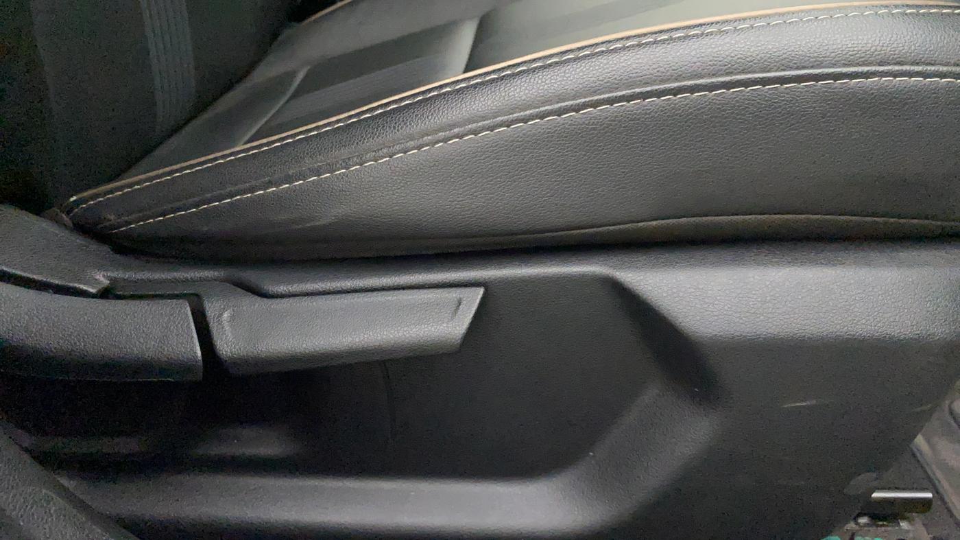 2020 Hyundai NEW I20 ASTA (O) 1.0 TURBO GDI DCT, Petrol, Automatic, 13,235 km, Driver Side Adjustment Panel