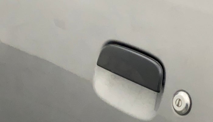 2012 Maruti Wagon R 1.0 LXI CNG, CNG, Manual, 96,233 km, Front passenger door - Door handle has minor damage