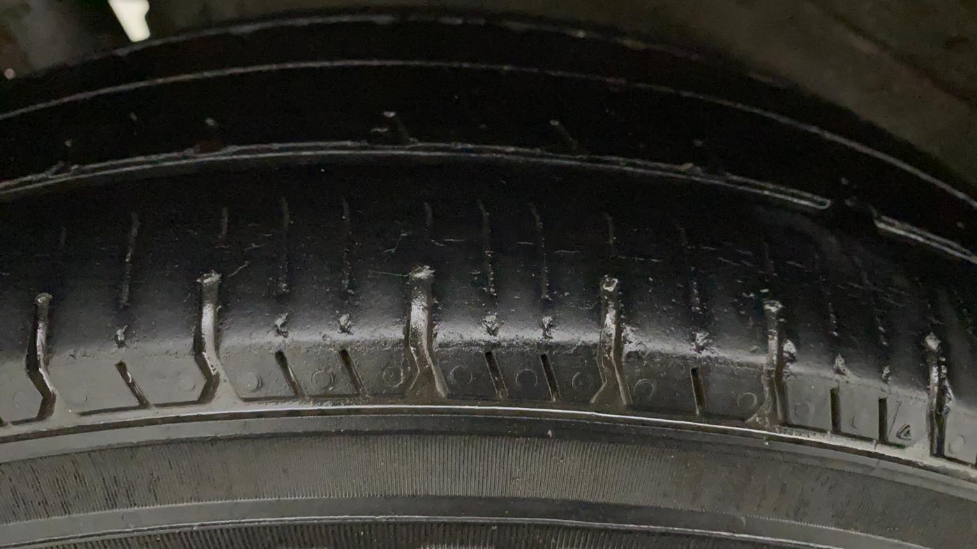 2012 Maruti Wagon R 1.0 LXI CNG, CNG, Manual, 96,233 km, Right Rear Tyre Tread