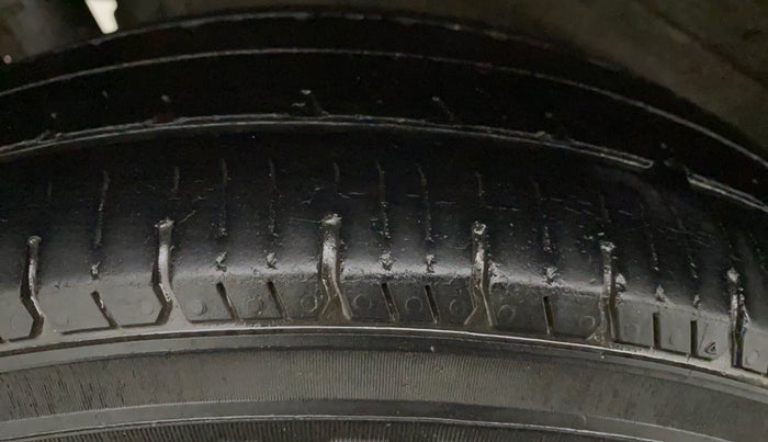 2012 Maruti Wagon R 1.0 LXI CNG, CNG, Manual, 96,233 km, Right Rear Tyre Tread