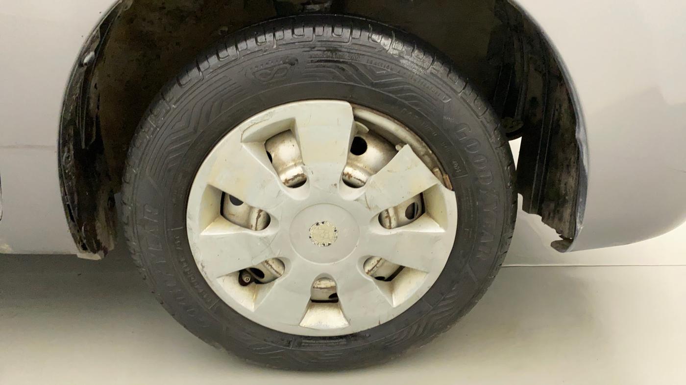 2012 Maruti Wagon R 1.0 LXI CNG, CNG, Manual, 96,233 km, Right Front Wheel