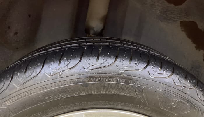 2014 Volkswagen Polo HIGHLINE1.2L, Petrol, Manual, 29,768 km, Right Rear Tyre Tread