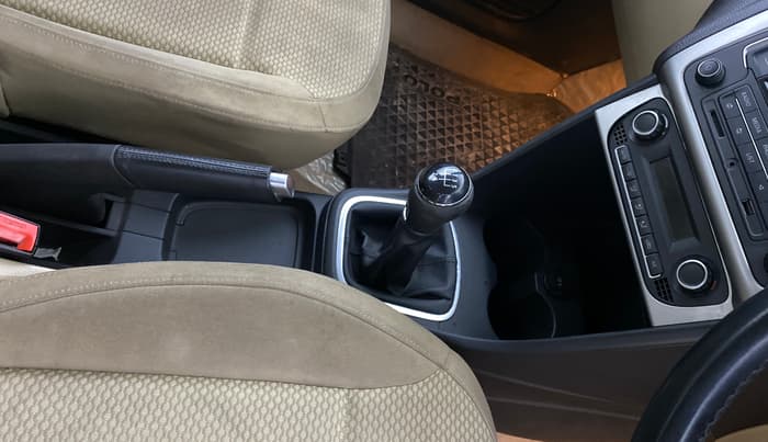 2014 Volkswagen Polo HIGHLINE1.2L, Petrol, Manual, 29,768 km, Gear Lever