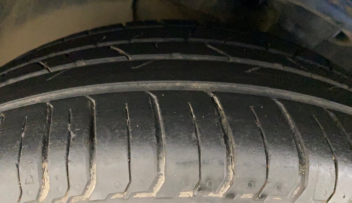 2015 Hyundai Elite i20 ASTA 1.2, Petrol, Manual, 54,154 km, Left Front Tyre Tread