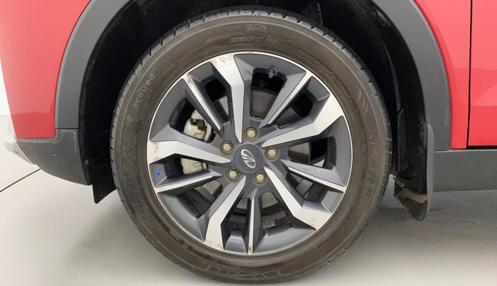 2021 Mahindra XUV300 W8 (O) 1.2 PETROL, Petrol, Manual, 19,034 km, Left Front Wheel
