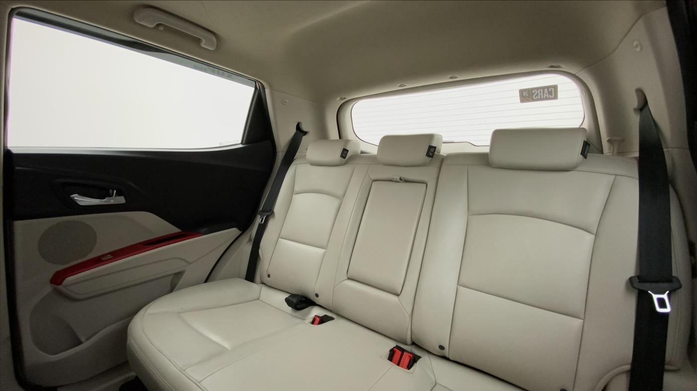 2021 Mahindra XUV300 W8 (O) 1.2 PETROL, Petrol, Manual, 19,034 km, Right Side Rear Door Cabin