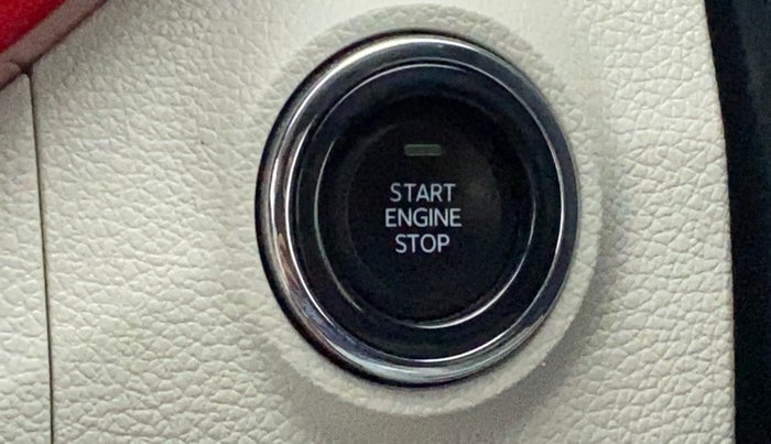 2021 Mahindra XUV300 W8 (O) 1.2 PETROL, Petrol, Manual, 19,034 km, Keyless Start/ Stop Button