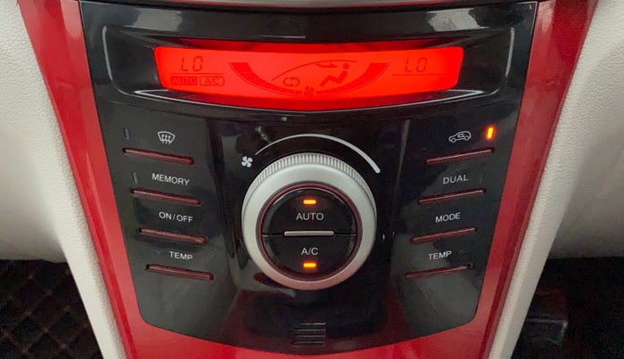 2021 Mahindra XUV300 W8 (O) 1.2 PETROL, Petrol, Manual, 19,034 km, Automatic Climate Control