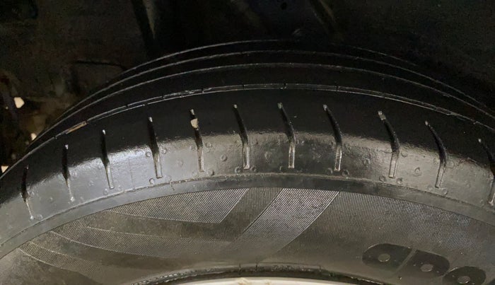 2019 Hyundai VENUE S 1.2, Petrol, Manual, 1,14,340 km, Right Rear Tyre Tread