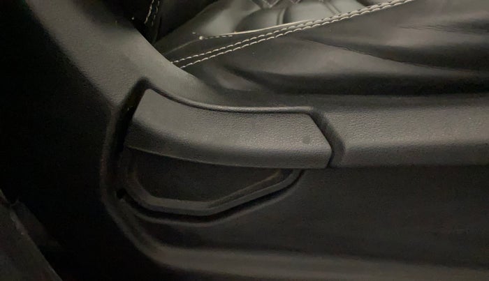 2019 Hyundai VENUE S 1.2, Petrol, Manual, 1,14,340 km, Driver Side Adjustment Panel