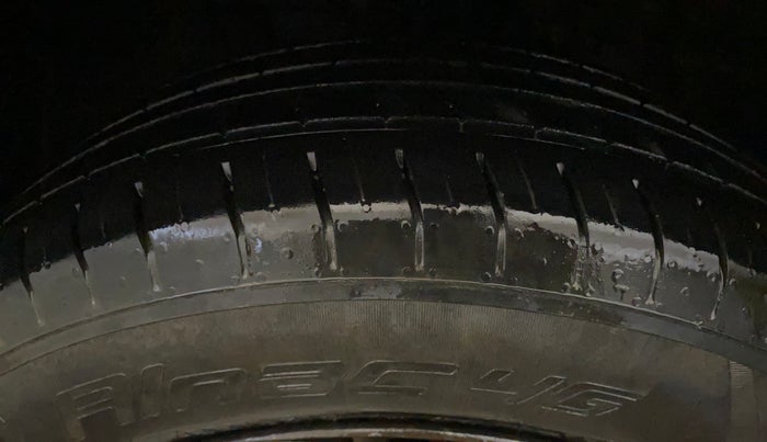 2019 Hyundai VENUE S 1.2, Petrol, Manual, 1,14,340 km, Left Front Tyre Tread