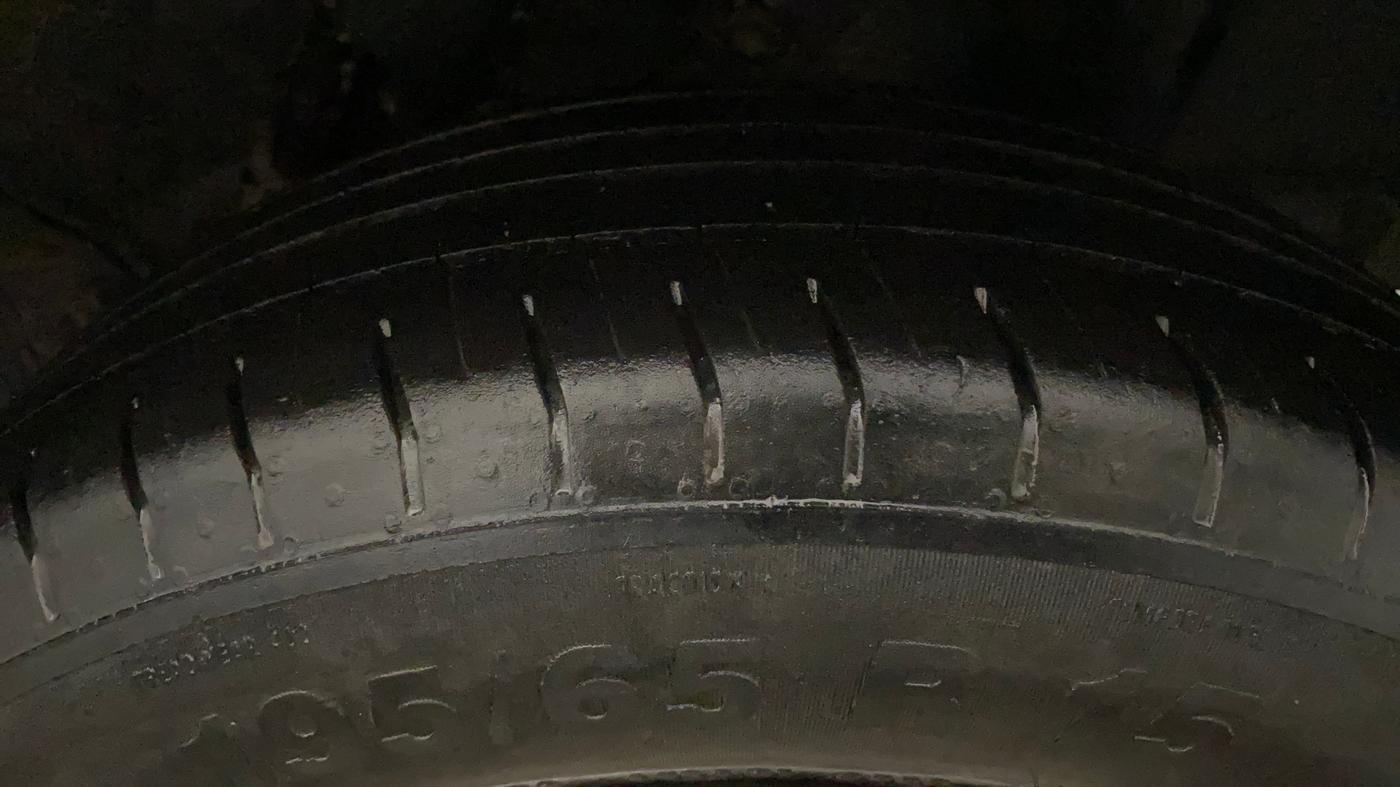 2019 Hyundai VENUE S 1.2, Petrol, Manual, 1,14,340 km, Left Rear Tyre Tread