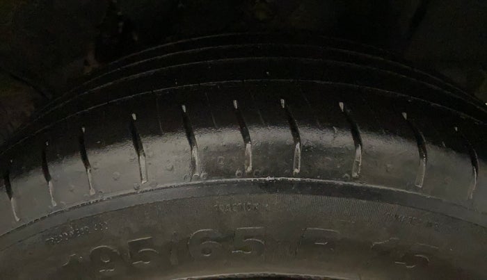 2019 Hyundai VENUE S 1.2, Petrol, Manual, 1,14,340 km, Left Rear Tyre Tread