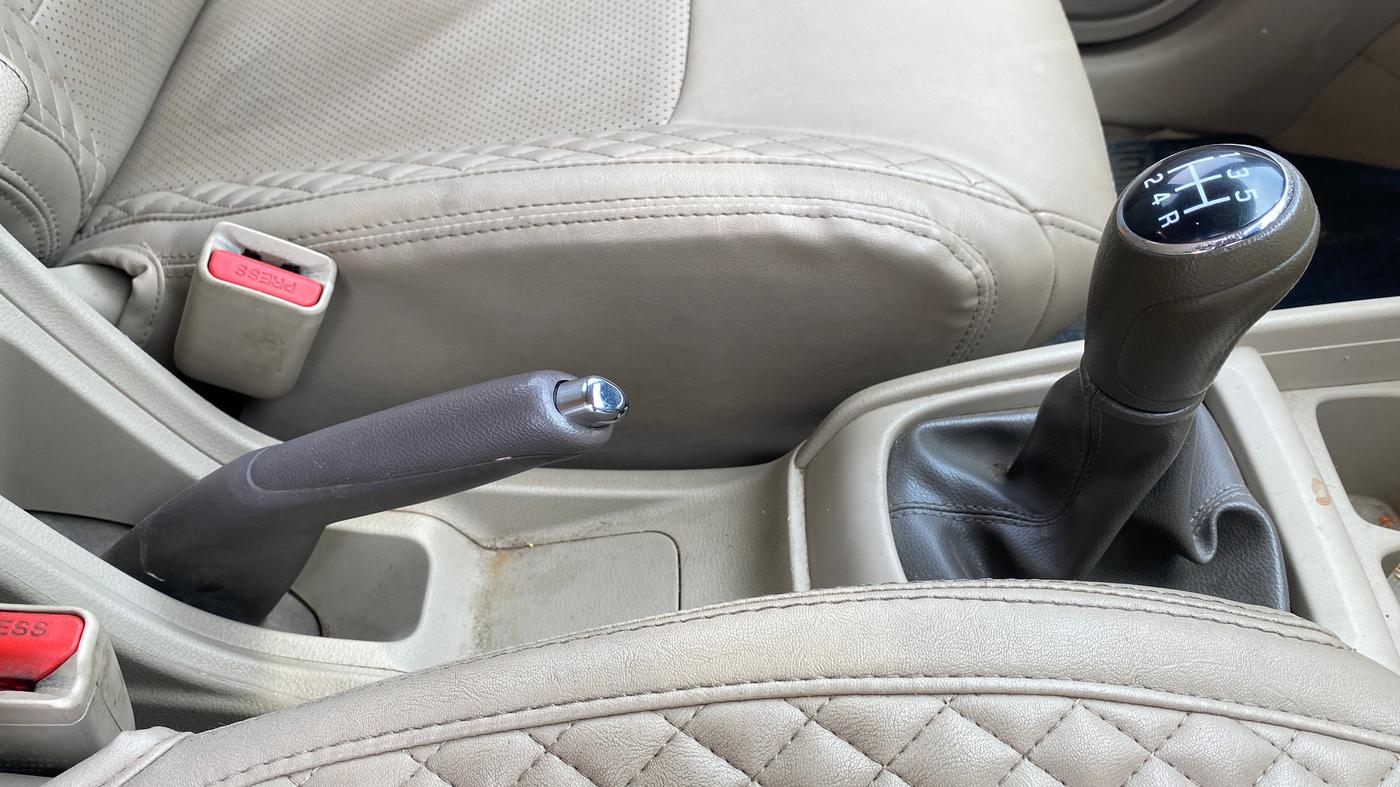 2020 Maruti Ertiga ZXI SHVS, Petrol, Manual, 97,754 km, Gear Lever