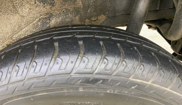 2015 Maruti Wagon R 1.0 VXI AMT, Petrol, Automatic, 23,546 km, Left Rear Tyre Tread