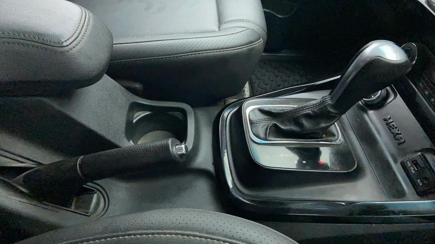 2018 Tata Hexa Varicor 400 XTA, Diesel, Automatic, 63,335 km, Gear Lever