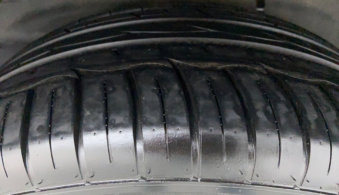 2018 Tata Hexa Varicor 400 XTA, Diesel, Automatic, 63,335 km, Left Rear Tyre Tread