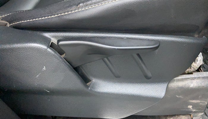2018 Tata Hexa Varicor 400 XTA, Diesel, Automatic, 63,335 km, Driver Side Adjustment Panel