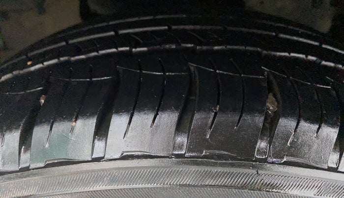 2018 Tata Hexa Varicor 400 XTA, Diesel, Automatic, 63,335 km, Left Front Tyre Tread