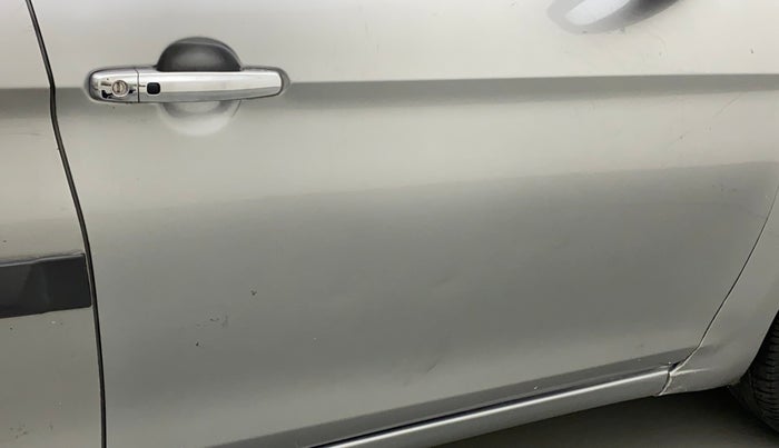 2019 Maruti Ciaz ALPHA 1.5 SHVS PETROL, Petrol, Manual, 44,180 km, Driver-side door - Slightly dented