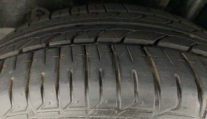 2019 Maruti Ciaz ALPHA 1.5 SHVS PETROL, Petrol, Manual, 44,180 km, Left Rear Tyre Tread