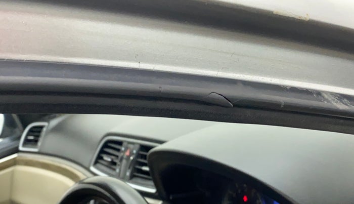 2019 Maruti Ciaz ALPHA 1.5 SHVS PETROL, Petrol, Manual, 44,180 km, Driver-side door - Beading has minor damage