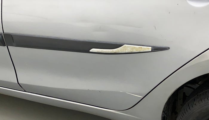 2019 Maruti Ciaz ALPHA 1.5 SHVS PETROL, Petrol, Manual, 44,180 km, Rear left door - Slightly dented